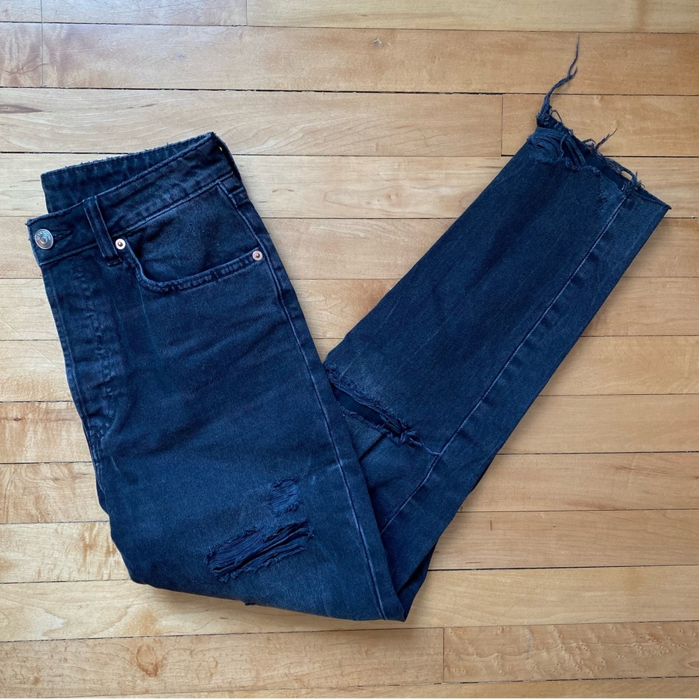 H&M Distressed Black Denim High Waisted Jeans size 4